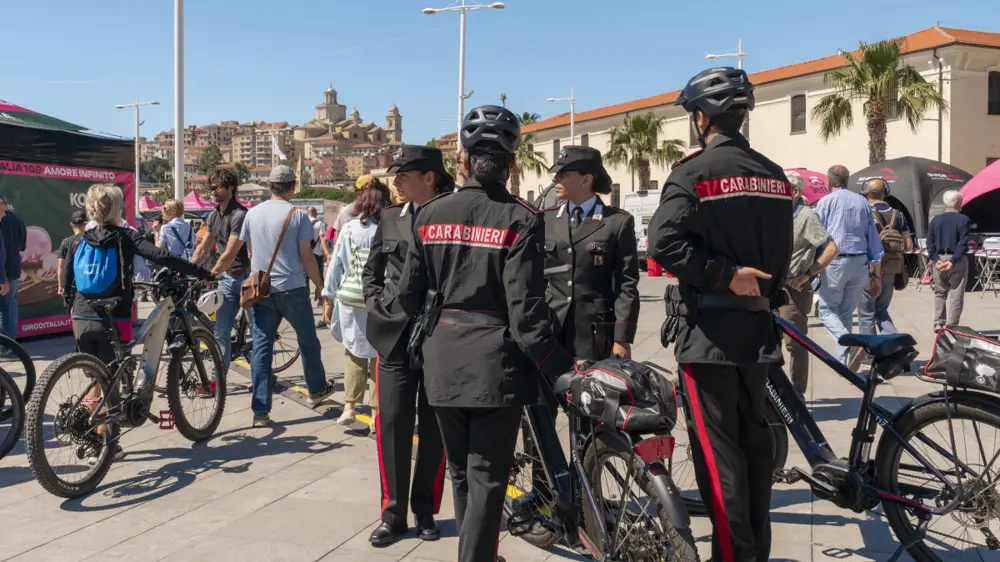 Pubblico che fotografa lo spettacolo
